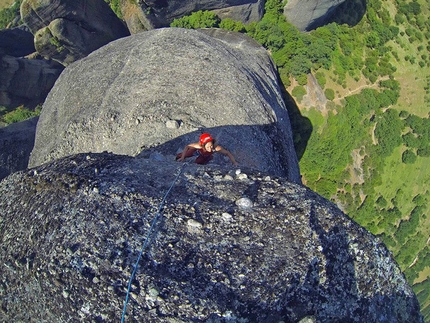 Climbing in Greece, between Epirus and Thessaly - Cecilia Marchi on the last difficult pitch of German Traditional Dance, a 