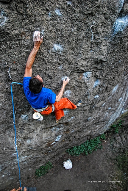 Mai più colla 8c by Mauro Dell'Antonia at Rocca Pendice