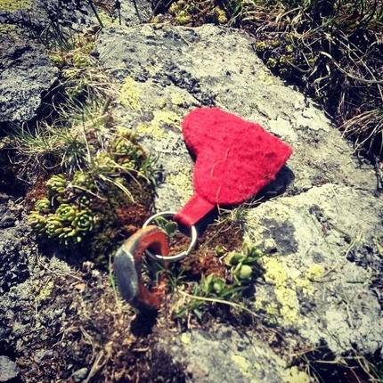 Dente di Mezzaluna, Valtellina Alps - Ich liebe dich (V/VI, 210m, Cristian Candiotto, Fabrizio Guerra, Valentina Manni 08/06/2014), Dente di Mezzaluna, Valgerola