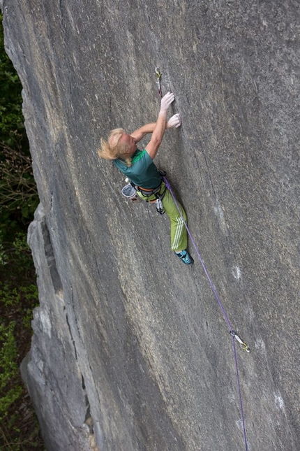 Beat Kammerlander - Beat Kammerlander climbing Drei Siebe, Bürser Platte, Austria.