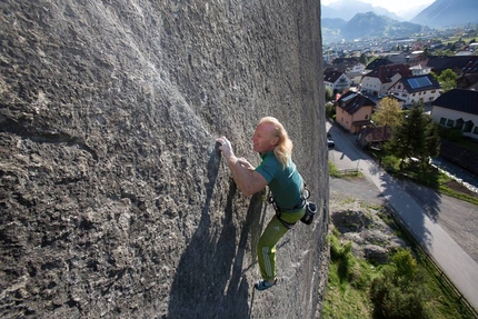 Beat Kammerlander - Beat Kammerlander climbing Drei Siebe, Bürser Platte, Austria.