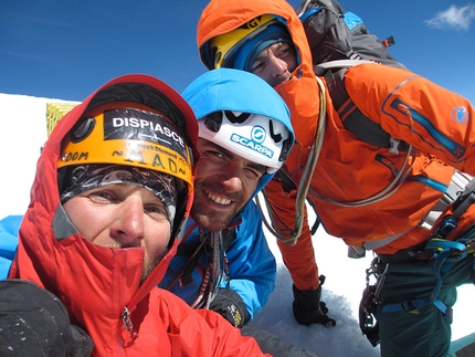 Cordillera Huayhuash, Peru, Luca Vallata, Saro Costa, Tito Arosio - All'uscita della via al El malefico Sefkow, Quesillio parete ovest