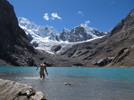 Cordillera Huayhuash, Peru, Luca Vallata, Saro Costa, Tito Arosio - Relax at Base Camp