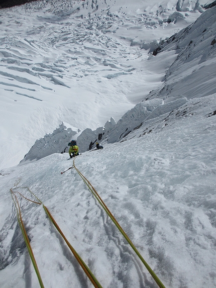 Cordillera Huayhuash, Peru, Luca Vallata, Saro Costa, Tito Arosio - Siula Grande via Noches de Juerga