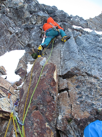 Cordillera Huayhuash, Peru, Luca Vallata, Saro Costa, Tito Arosio - Attempting Huaraca