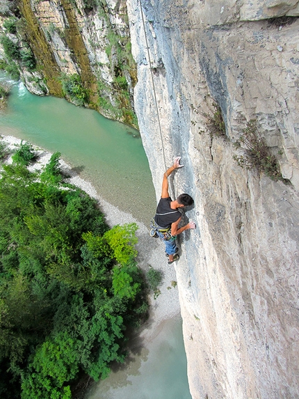 Gola del Limarò, Francesco Salvaterra e Nicola Calza - Welcome to Tijuana: the exposed second pitch