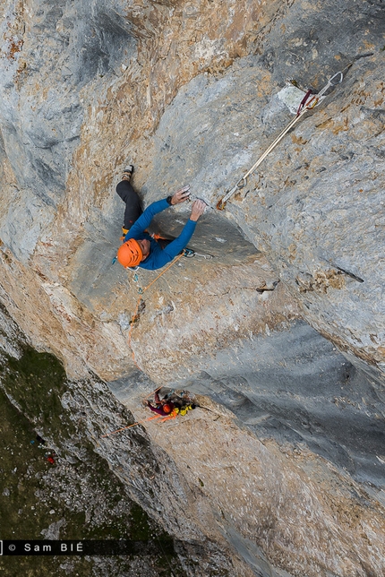 Cedric Lachat - Cédric Lachat on pitch 2 (8a) of Orbayu, Naranjo de Bulnes, Picos de Europa, Spain