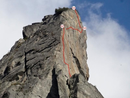 Baba Jaga, Pinnacolo di Maslana, Diego Pezzoli - The route line on the upper section