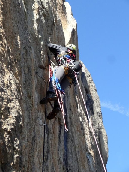 Baba Jaga, Pinnacolo di Maslana, Diego Pezzoli - The amazing traverse on pitch 3