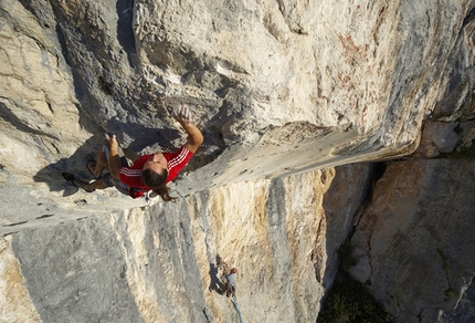 Alexander Huber - Alexander Huber durante la prima salita di Sansara 8b+, Grubhorn parete est, Austria