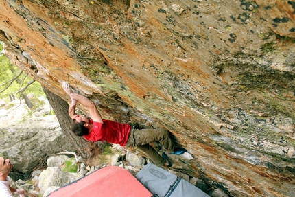 Massi della Luna - Alta Valle Gesso - Cuneo Alps - Alessandro Penna climbing Patto di sangue