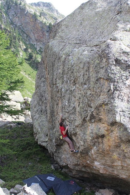 Massi della Luna - Alta Valle Gesso - Cuneo Alps - Alessandro Penna on Ricordo di Buttermilk (highball)