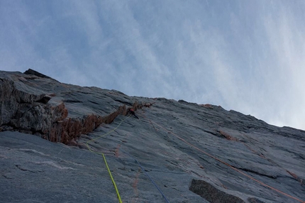 Greenland, Baffin Island - Fun climbing on this amazing overhanging cracks and dihedrals.