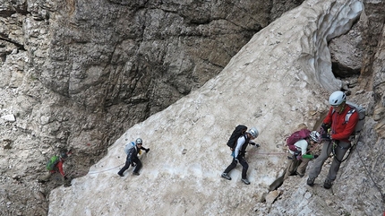 Sentiero Olivieri, Tofana, Dolomites - Sentiero Olivieri, an easy equipped path above Cortina