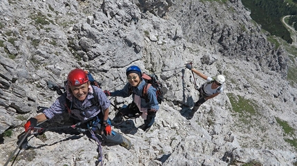 Sentiero Olivieri, Tofana, Dolomites - Sentiero Olivieri, an easy equipped path above Cortina