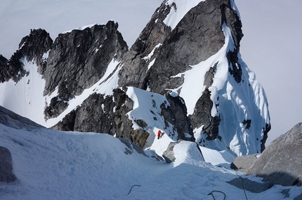 West Witches Tit, Alaska - John Frieh and Jess Roskelley making the first ascent of No Rest For the Wicked, (IV+ AI6 M7 29-30/05/2014)