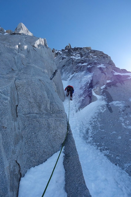 West Witches Tit, Alaska - John Frieh and Jess Roskelley making the first ascent of No Rest For the Wicked, (IV+ AI6 M7 29-30/05/2014)