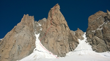 Grand Capucin - Mont Blanc - Lecco route - The route line of the Ragni di Lecco route, SE Face of Grand Capucin