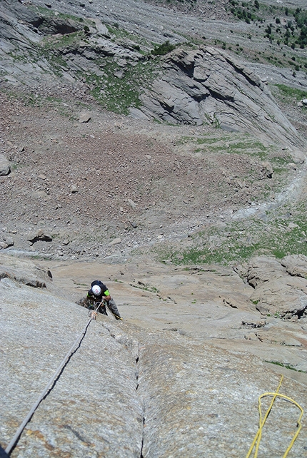 Ak-su Valley, Pamir Alay, Kirghizistan - Spigolo sudovest, via sconosciuta Ortotyubek (Central Pyramid) 3895m