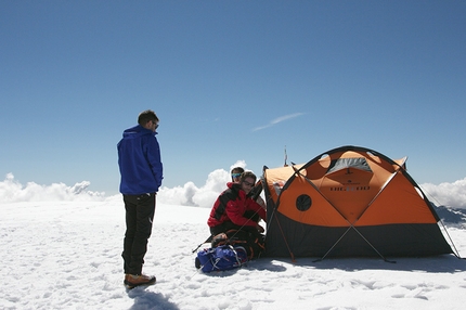 Monte Rosa - High-lab Ferrino - Il Campo dell'High-lab Ferrino al Rifugio Quintino Sella al Felik, quota 3585m sul Monte Rosa