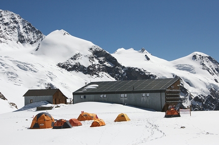 Monte Rosa - High-lab Ferrino - The High-lab Ferrino camp at Rifugio Quintino Sella al Felik, at 3585m on Monte Rosa