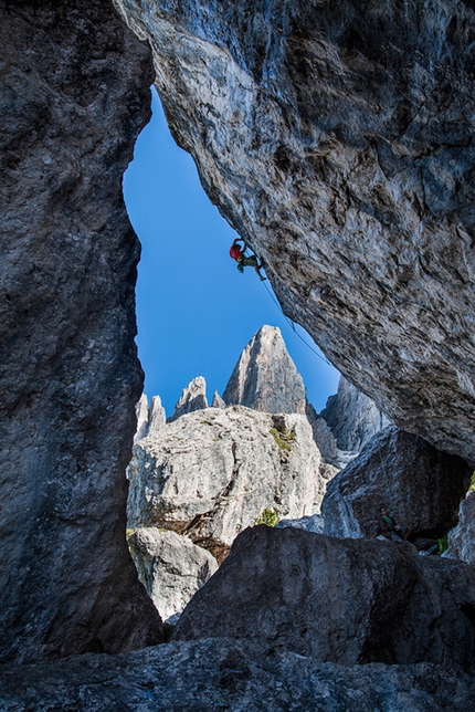 Würzjoch - Passo delle Erbe, Dolomites - Patxi Usobiaga climbing Sultans of Swing (8a)