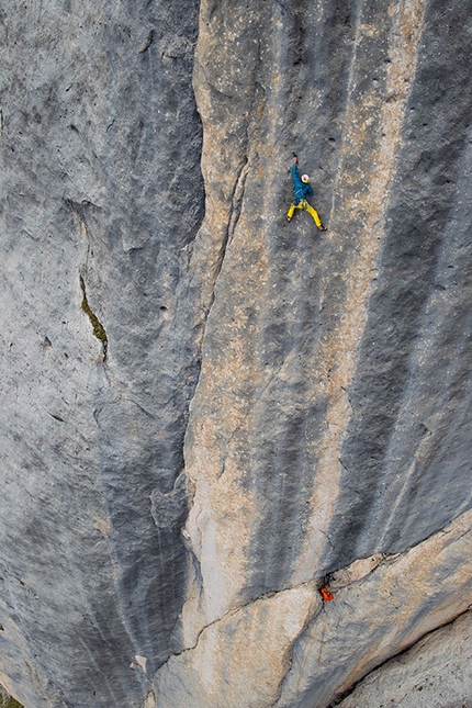 Cortina InCroda 2014 - Hansjörg Auer making the first ascent of Bruderliebe, Marmolada, in 2011