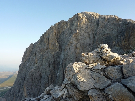 Paretone, Gran Sasso - Ivo Ferrari: climbing the Diretta Alessandri - Furi - Leone, Paretone del Gran Sasso