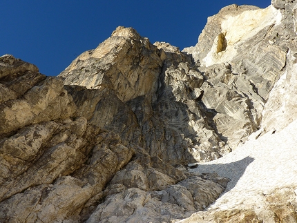 Paretone, Gran Sasso - Ivo Ferrari: sulla Diretta Alessandri - Furi - Leone, Paretone del Gran Sasso. Alla base del terzo pilastro.