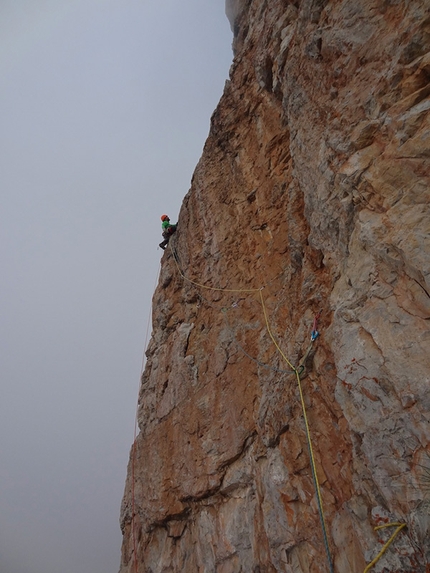 Brenta Dolomites, Brenta Base Camp 2014 - Punta Jolanda: Matteo Faletti and the top quality red rock on Prua degli Onironauti