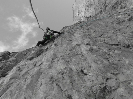 Dolomiti di Brenta, Brenta Base Camp 2014 - Punta Jolanda: Ale Baù su Badanti al seguito