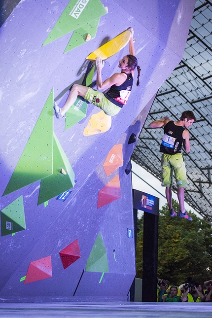 Bouldering World Championships 2014 - Juliane Wurm goes up, Jan Hojer down