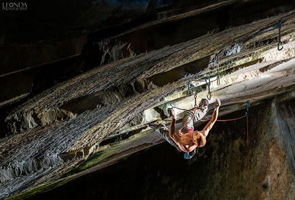 Gabriele Moroni climbs Underground 9a at Massone