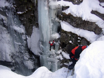 Cascate di ghiaccio: si apre la stagione