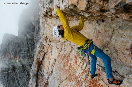 Simon Gietl - Simon Gietl e Daniel Tavanini durante l'apertura di No Credit (X-, 320m),  Tofana di Rozes, Dolomiti.