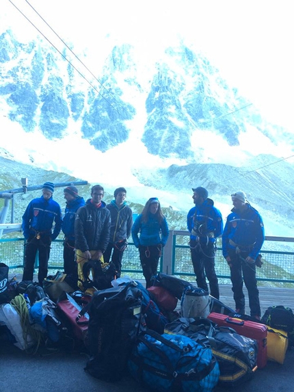 Vanessa François, Liv Sansoz - Vanessa François and the bivy on Grande Gendarme dell'Arête des Cosmiques. together with Liv Sansoz