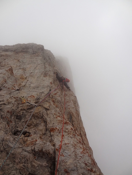 Brenta Dolomites, Brenta Base Camp 2014 - Pitch 8: the SW arete during the first ascent of Via Attraverso il Tempo, Campanile Basso