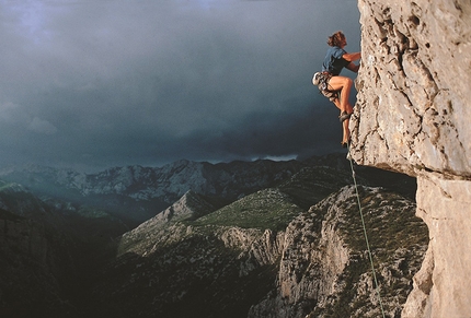 Paklenica, Croatia - Ivica Matković on the final pitch of Zenit 7b, Anića kuk