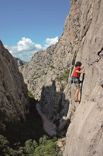 Paklenica, Croatia - Mate Balov, Senza pieta 6b+, Debeli kuk