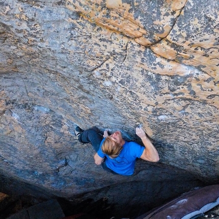 Nalle Hukkataival, Grampians - Nalle Hukkataival su The World Is Not Flat (V14), Buandik sector, Grampians, Australia