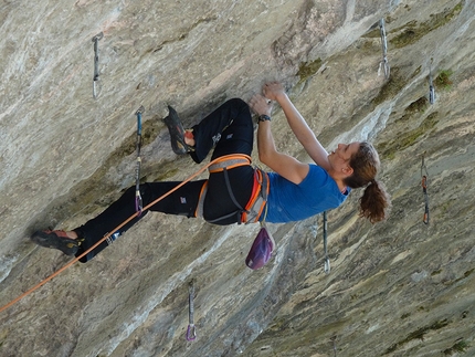 Anak Verhoeven - Anak Verhoeven climbing Last Soul Sacrifice 8c, Gorges du Loup, France