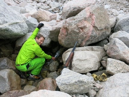 Greenland 2014, Ralph Villiger and Harald Fichtinger - Getting fresh water