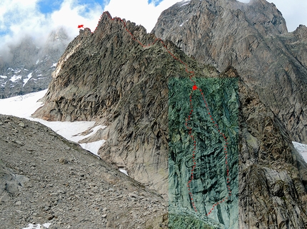 La Bouteille, Monte Bianco - La bouteille con le vie Cuvée XVIIIeme ànniversaire (6a+, 130m, Gloria Bernardi, Elio Bonfanti, Rinaldo Roetti 24 e 30/08/2014) e Piquette (5c, 160m Elio Bonfanti, Rinaldo Roetti 23/08/2014)