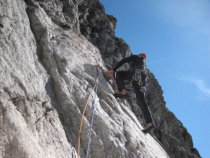 La Bouteille, Monte Bianco - Sul secondo tiro di Piquette (5c, 160m Elio Bonfanti, Rinaldo Roetti 23/08/2014)