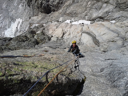 La Bouteille, Monte Bianco - Sul secondo tiro di Piquette (5c, 160m Elio Bonfanti, Rinaldo Roetti 23/08/2014)