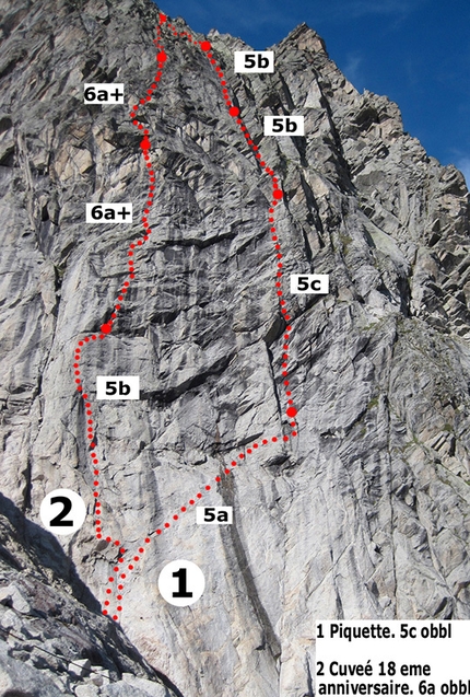 La Bouteille, Monte Bianco - La Bouteille con le vie Cuvée XVIIIeme ànniversaire (6a+, 130m, Gloria Bernardi, Elio Bonfanti, Rinaldo Roetti 24 e 30/08/2014) e Piquette (5c, 160m Elio Bonfanti, Rinaldo Roetti 23/08/2014)