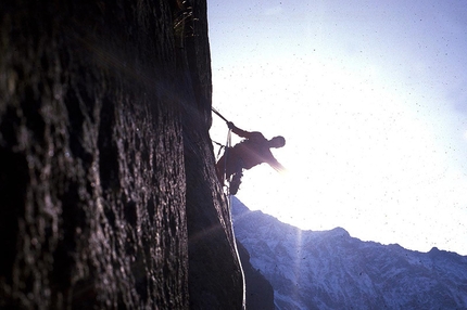 I bianchi e i neri, riflessioni su e oltre l'arrampicata e l'alpinismo partendo da GC Grassi e GP Motti