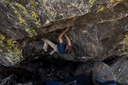 Rocky Mountain National Park, Colorado, USA - Jorg Verhoeven climbing Wheel of Chaos' V14 (8B+), Rocky Mountain National Park, Colorado, USA