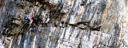 Matteo Pavana - Adam Ondra sul tentativo a vista sul Frutto del diavolo, Bus de Vela (TN)