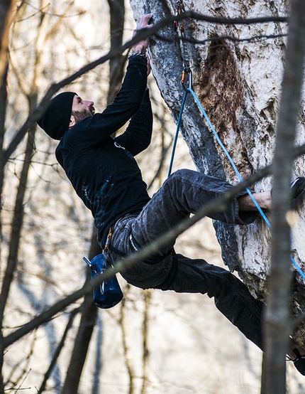 Matteo Pavana - Il climber tedesco Markus Bock a Nago, Arco